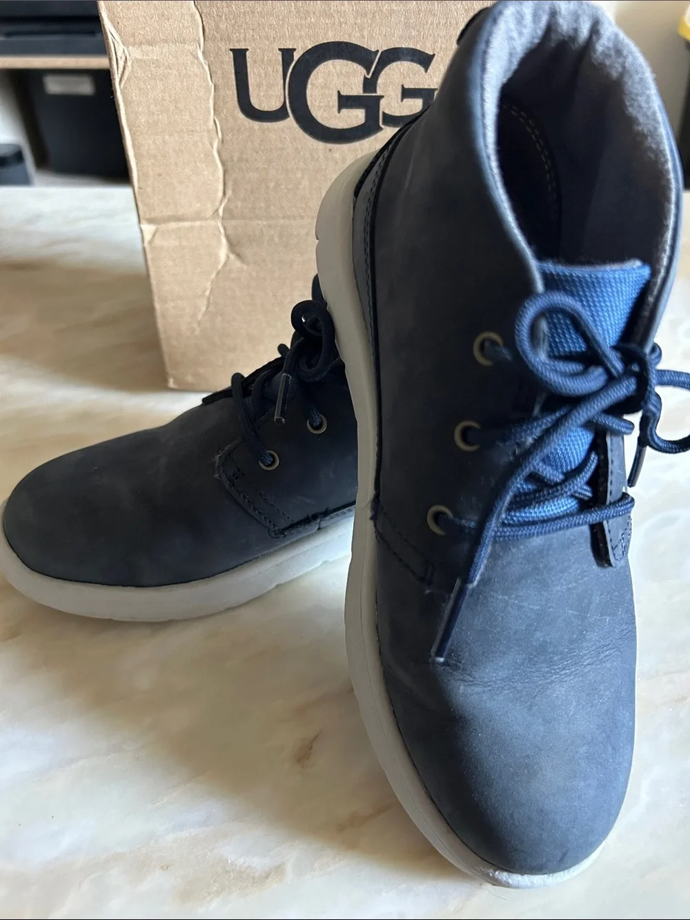 Uggs Kids Boys Canoe Mid-Top Waterproof Indigo Blue Leather Chukka Boots Size 13